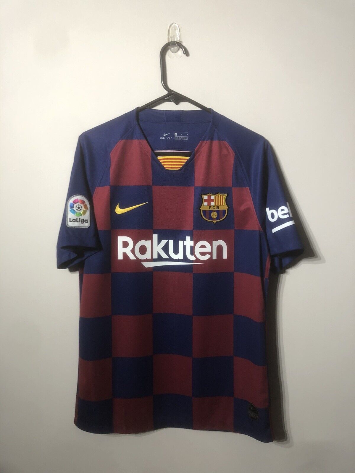 Suarez #9 Barcelona Medium 2019/20 Home Football Shirt Nike Excellent Condition