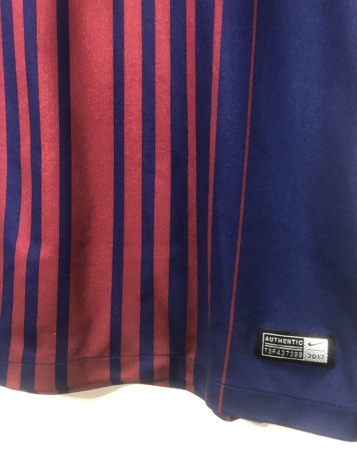 Suarez #9 Barcelona 2017/18 Small Home Shirt Nike Good Condition
