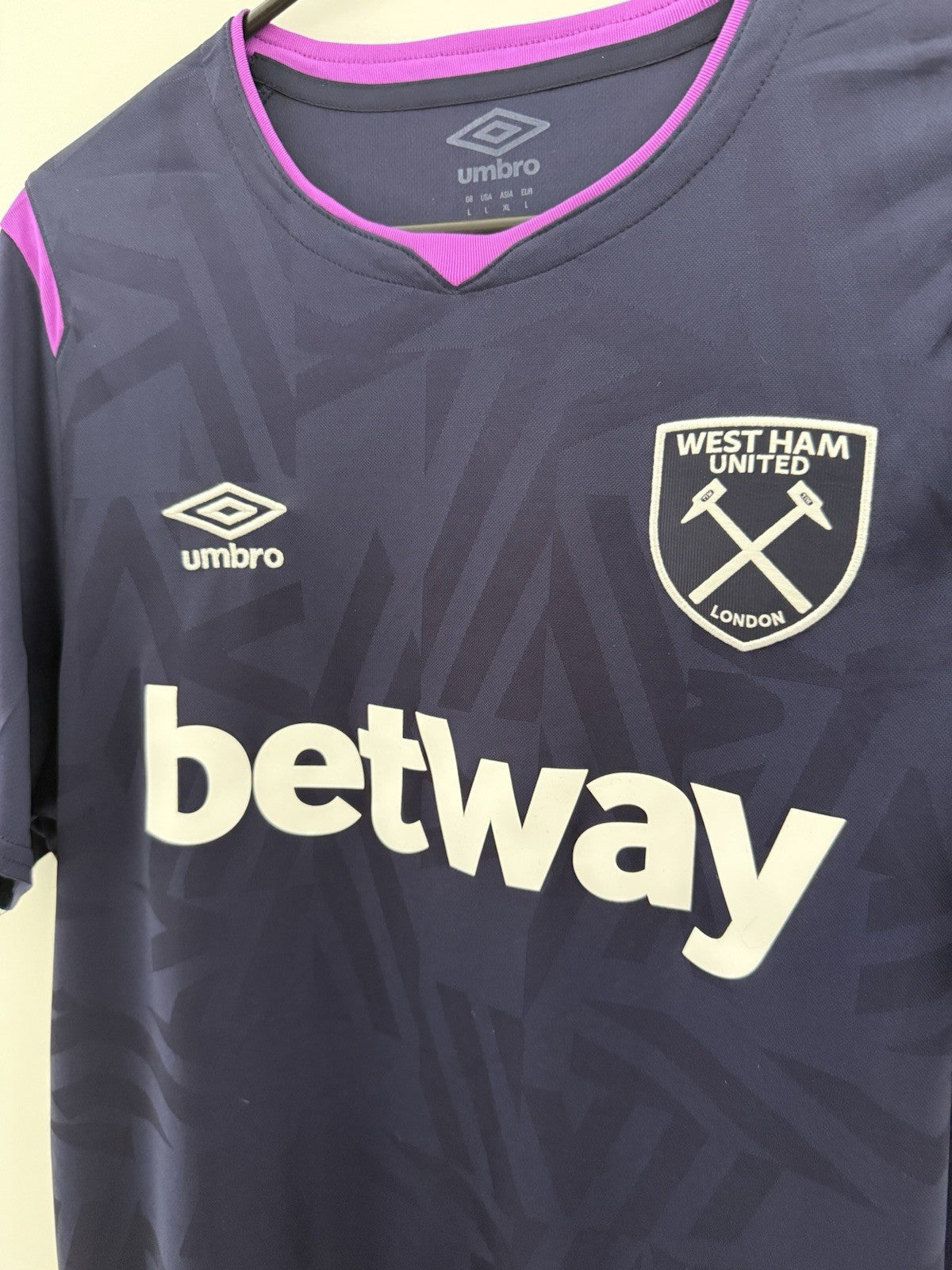 West Ham United Noble #16 2019/20 Large 3rd Shirt Umbro Excellent Condition