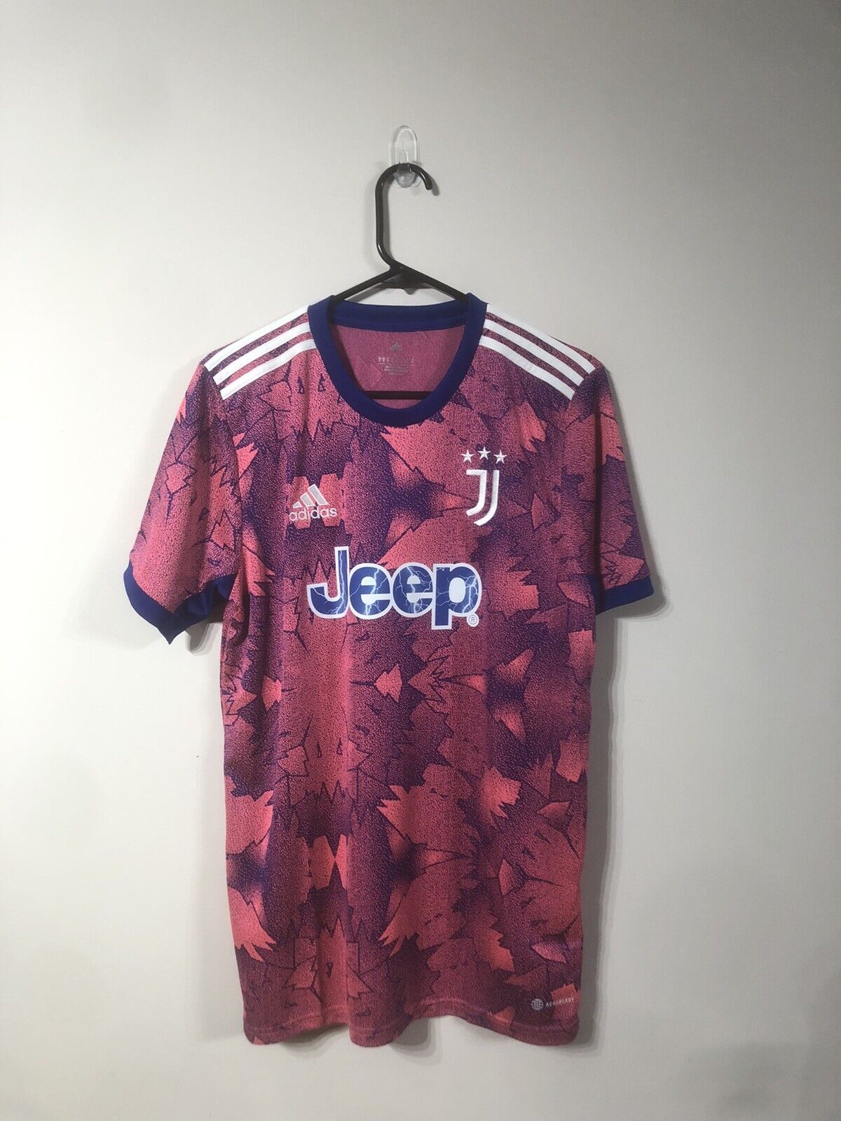 Vlahovic #9 Juventus 2022/23 Medium 3rd Football Shirt Adidas BNWT
