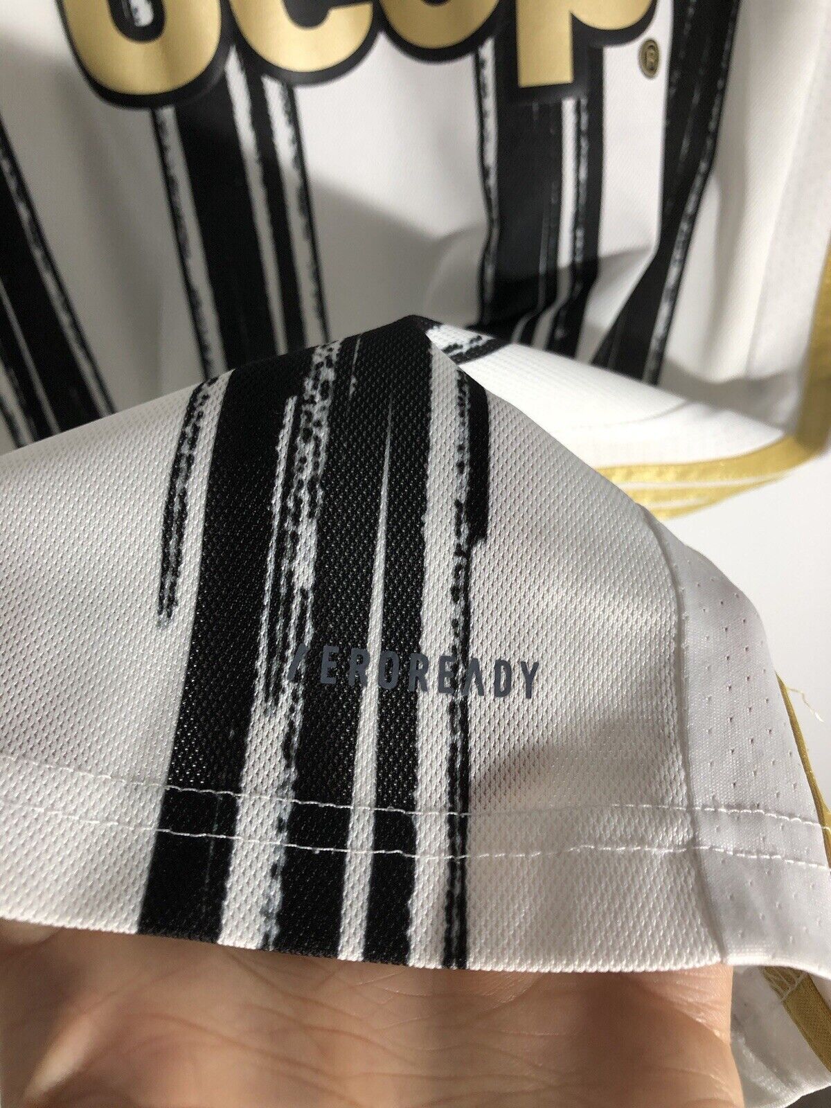 Cuadrado #16 Juventus 2020/21 Medium Home Shirt Adidas Excellent Conditio EI9894