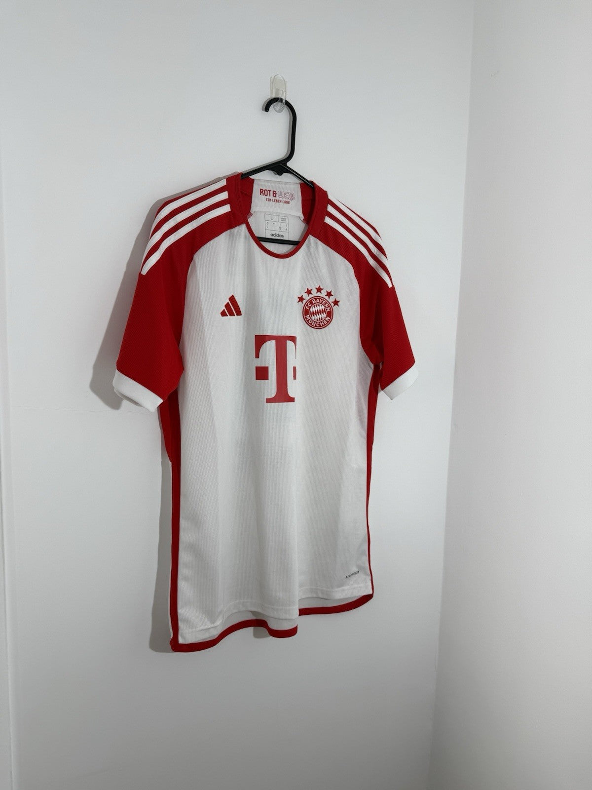 Bayern Munich MinJae #3 2023/24 Large Home Shirt Excellent Condition IJ7442