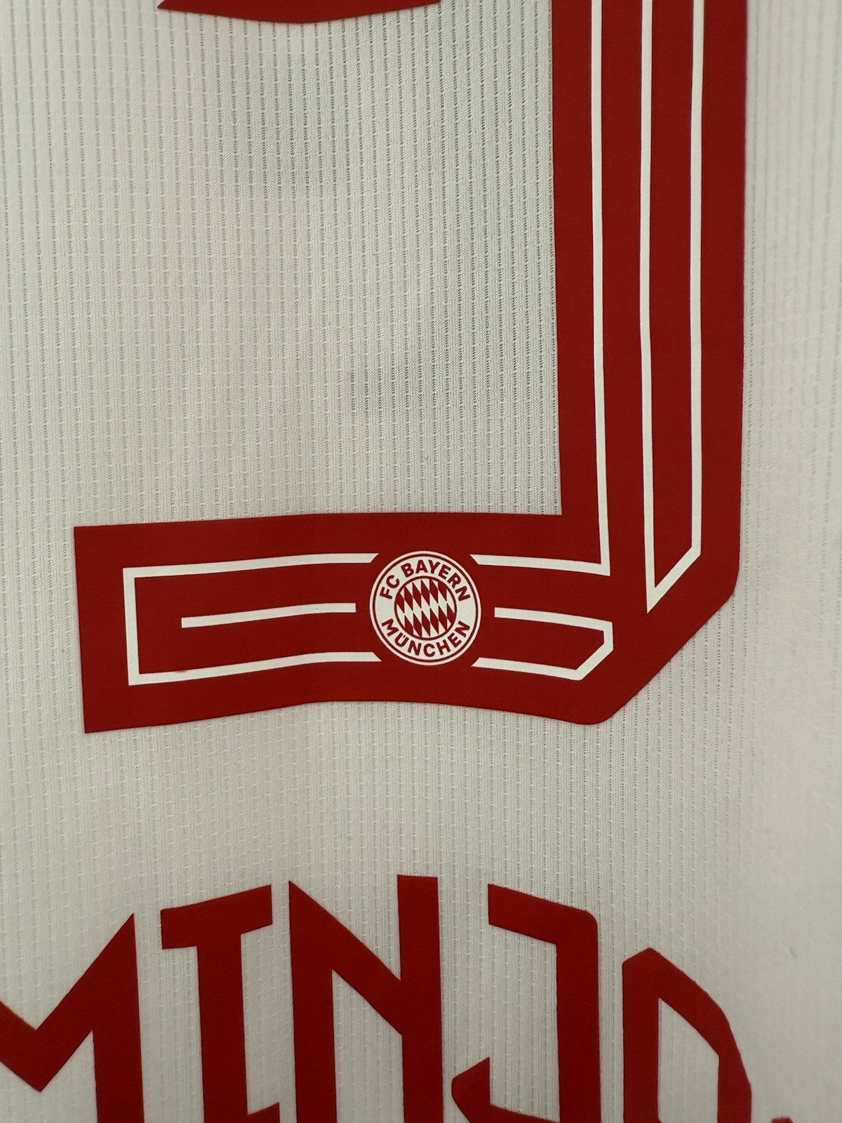 Bayern Munich MinJae #3 2023/24 Large Home Shirt Excellent Condition IJ7442