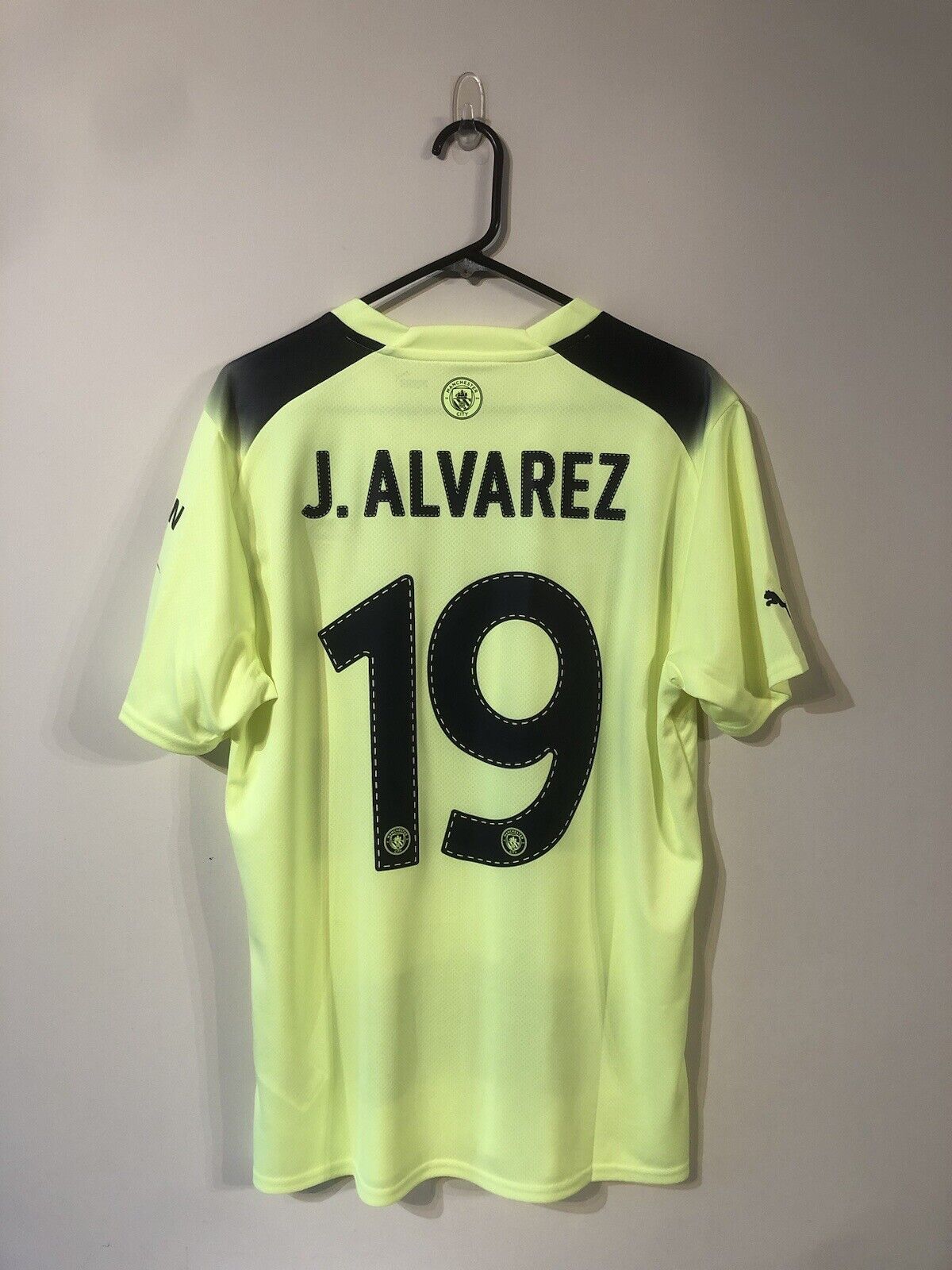 J. Alvarez #19 Manchester City 2022/23 Treble Large 3rd Football Shirt Puma BNWT