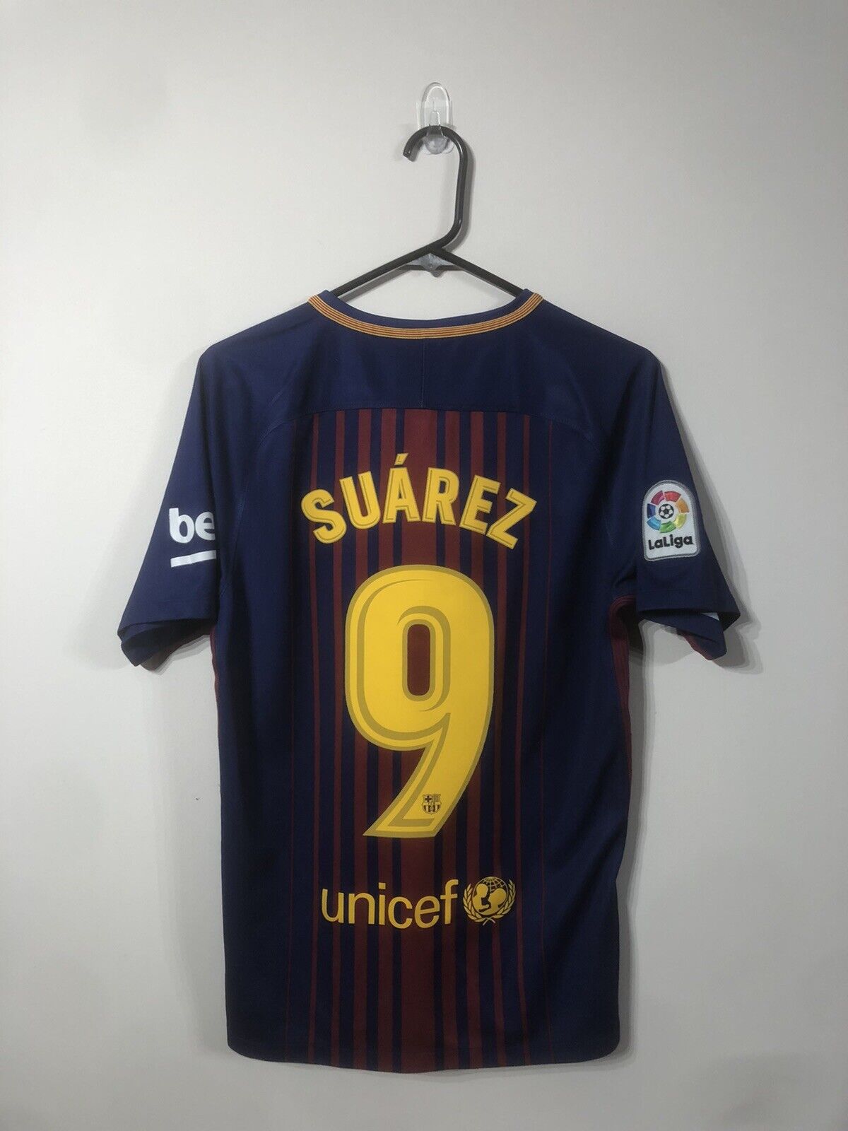 Suarez #9 Barcelona 2017/18 Small Home Shirt Nike Good Condition