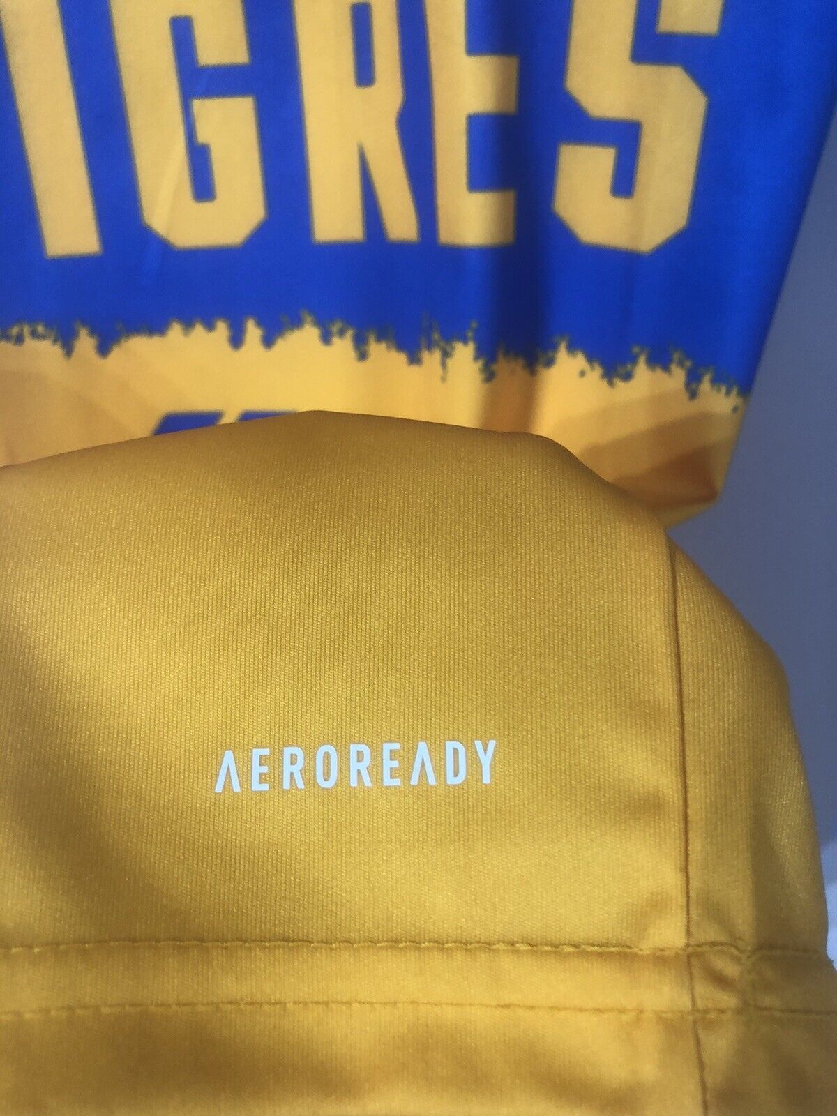 Tigres UANL Home Medium 2020/21 Football Shirt Adidas BNWT