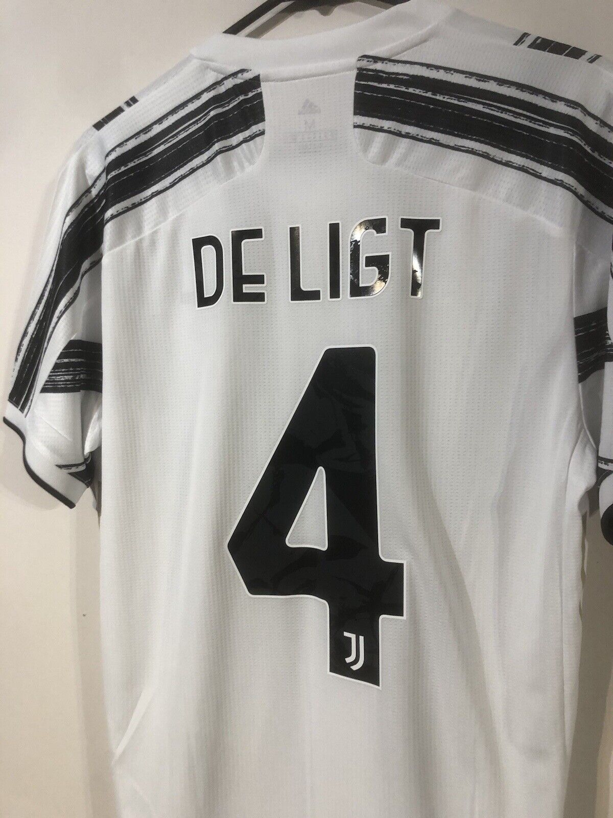 De Ligt #4 Juventus 2020/21 Medium Home Football Shirt Jersey Adidas BNWT