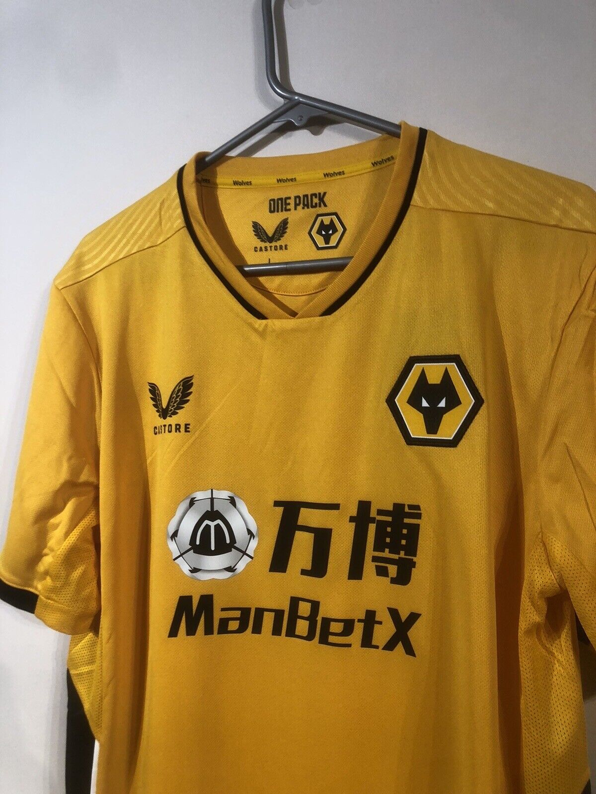 J. Moutinho #28 BNWT Wolves 2021/22 Euro Large Home Football Shirt Castore