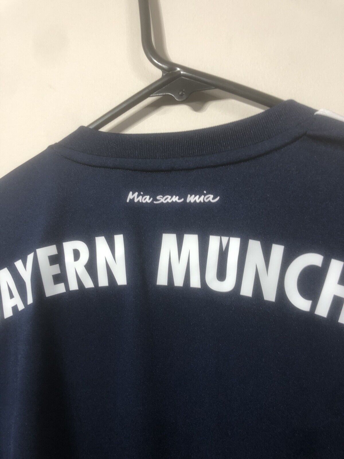 Bayern Munich 2017/18 Medium Away Football Shirt Adidas Excellent Condition