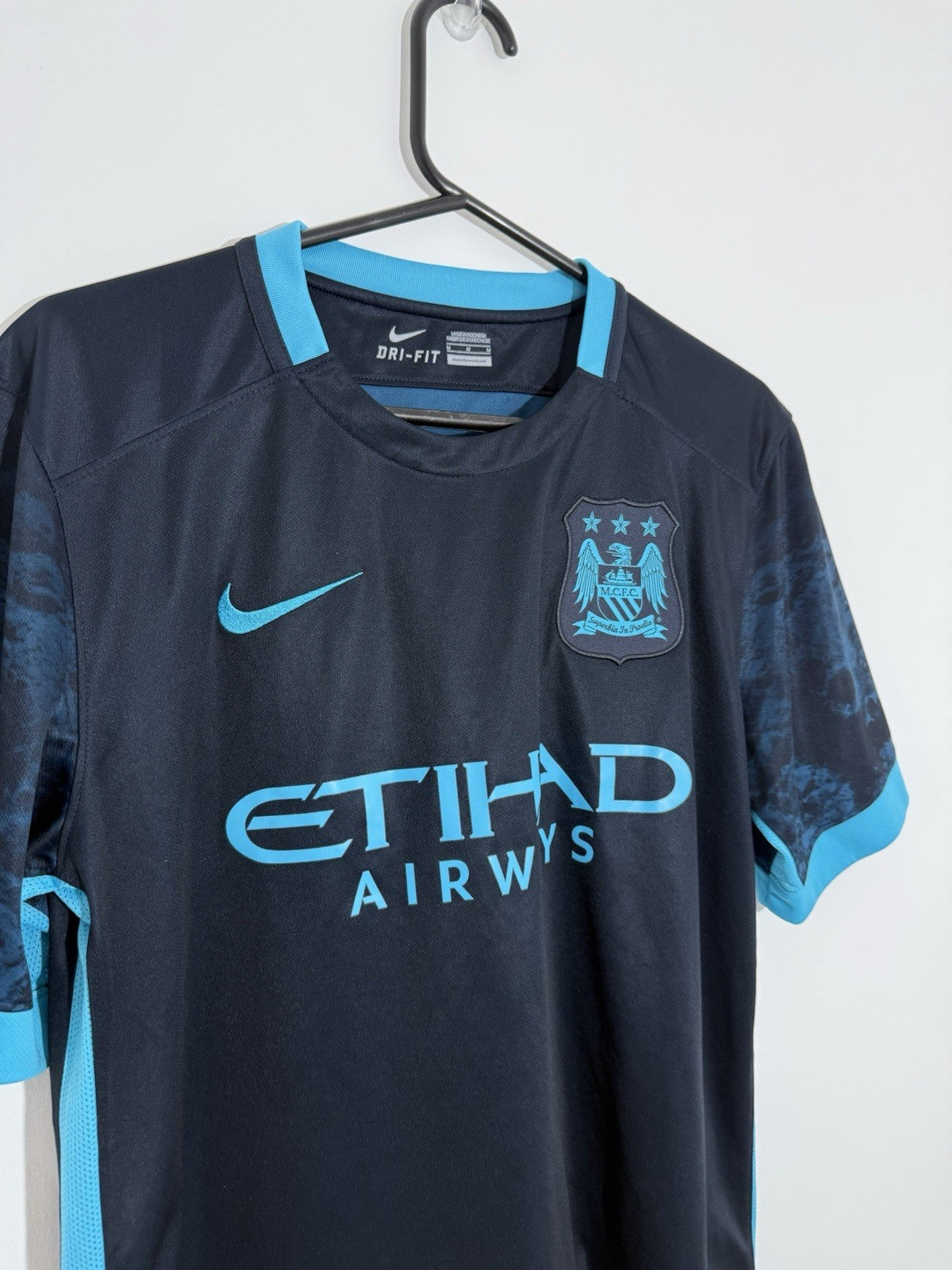 Manchester City 2015/16 Large Away Shirt Excellent Condition 658881-476