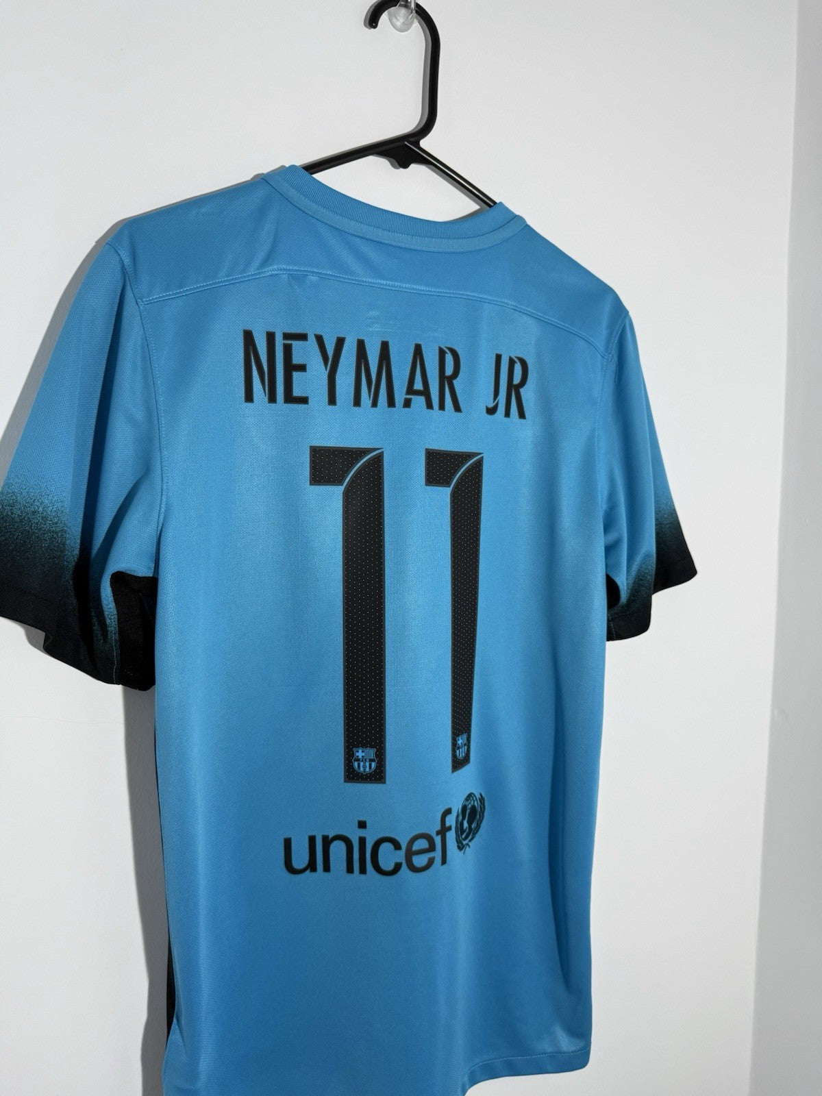 Barcelona Neymar Jr #11 2015/16 Small 3rd Shirt Excellent Condition 658789-426
