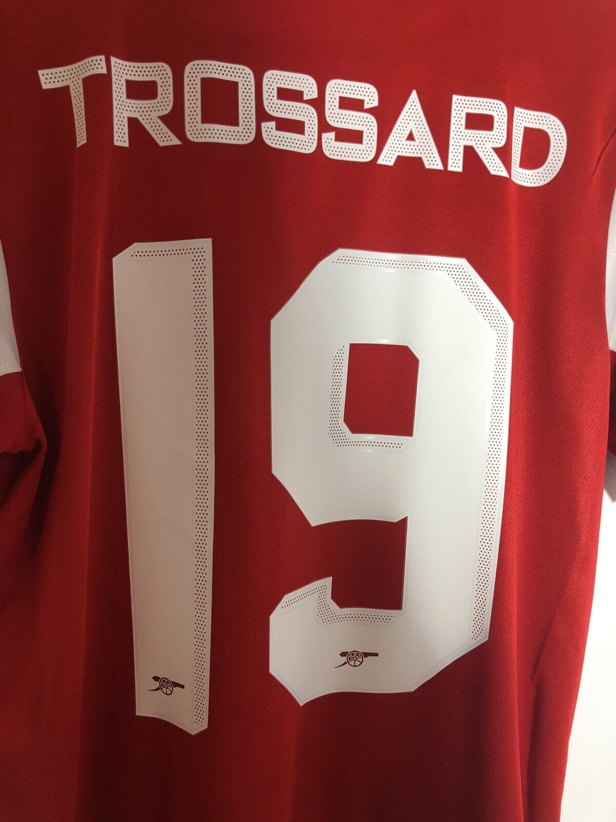 Trossard #19 Arsenal 2022/23 Small Home Shirt Excellent Condition H35903