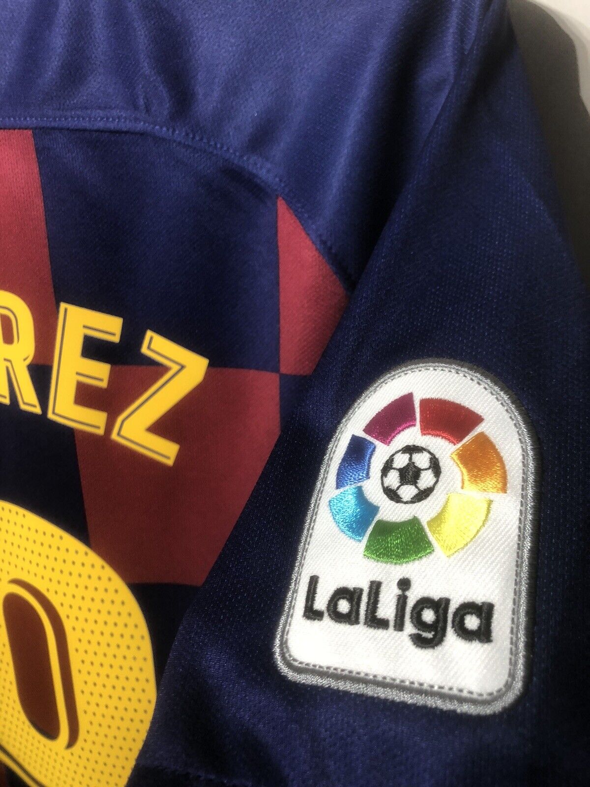 Suarez #9 Barcelona Medium 2019/20 Home Football Shirt Nike Excellent Condition