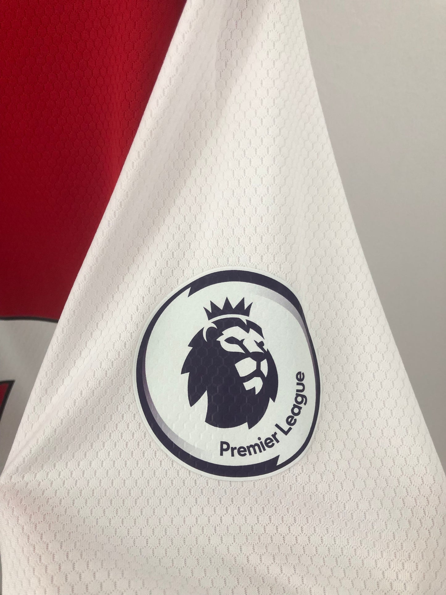 Saka #77 Arsenal 2019/20 Large Home Shirt Excellent Condition EH5637