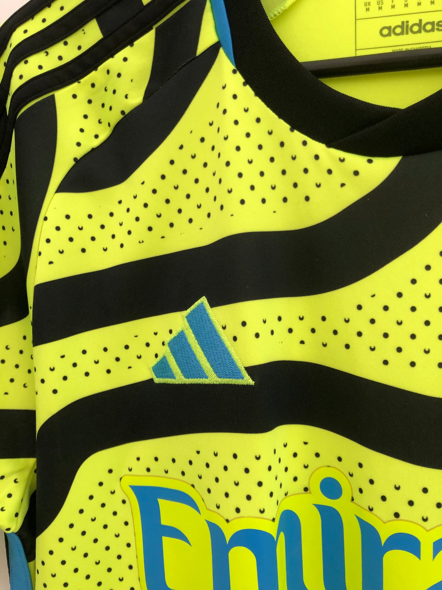 Arsenal 2023/24 Medium Away Shirt Adidas Excellent Condition HR6927