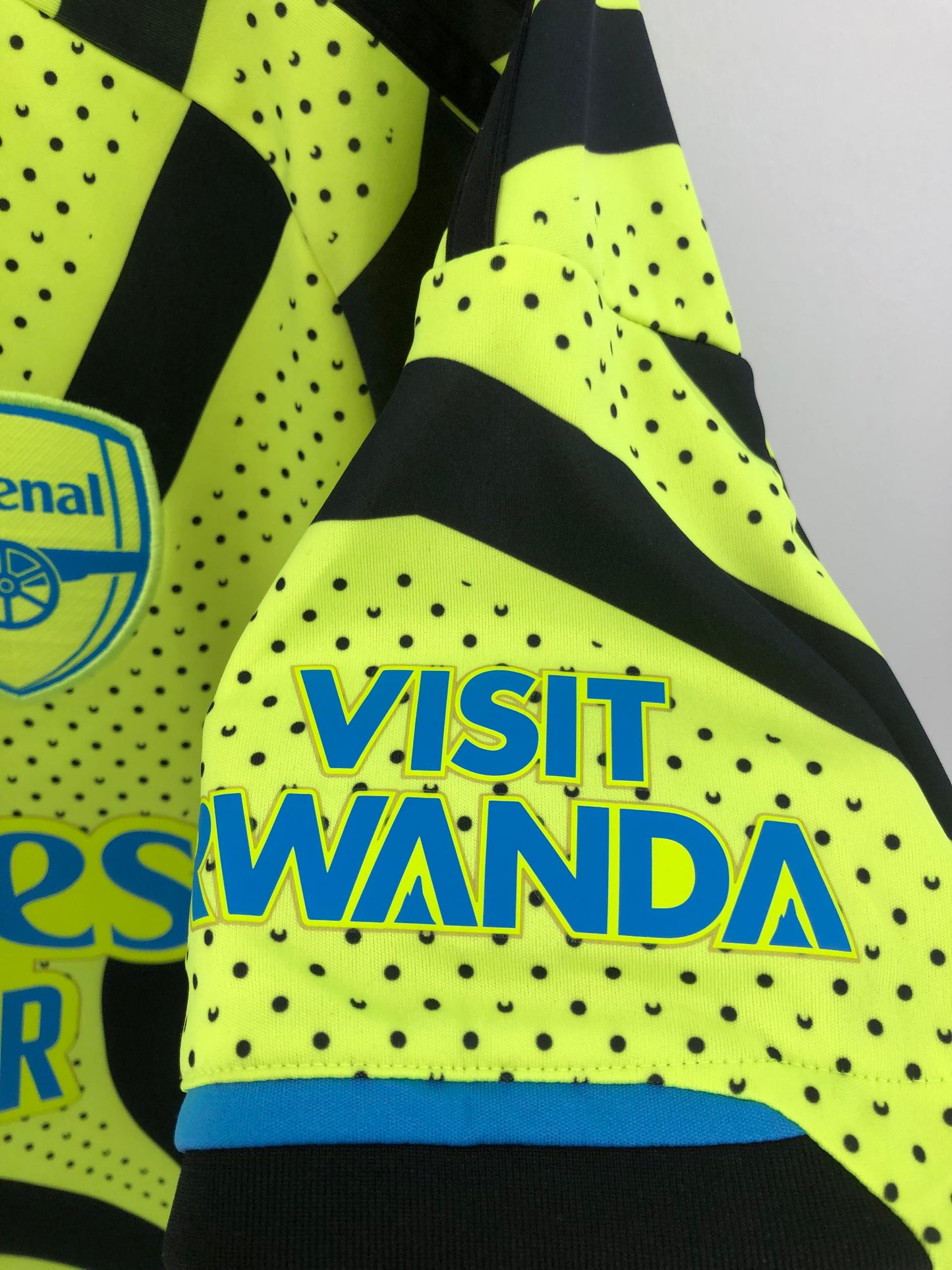 Arsenal 2023/24 Medium Away Shirt Adidas Excellent Condition HR6927