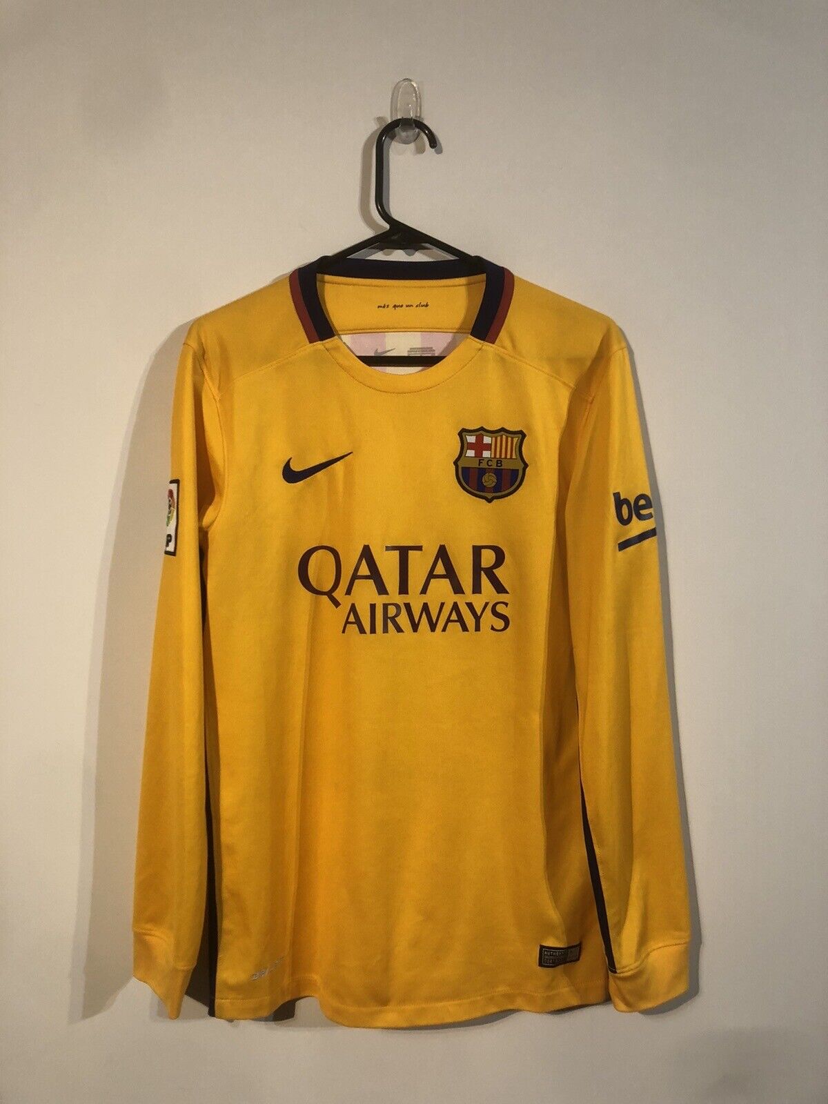 Messi #10 Barcelona 2015/16 Small Long Sleeved Away Shirt Nike Excellent Conditi