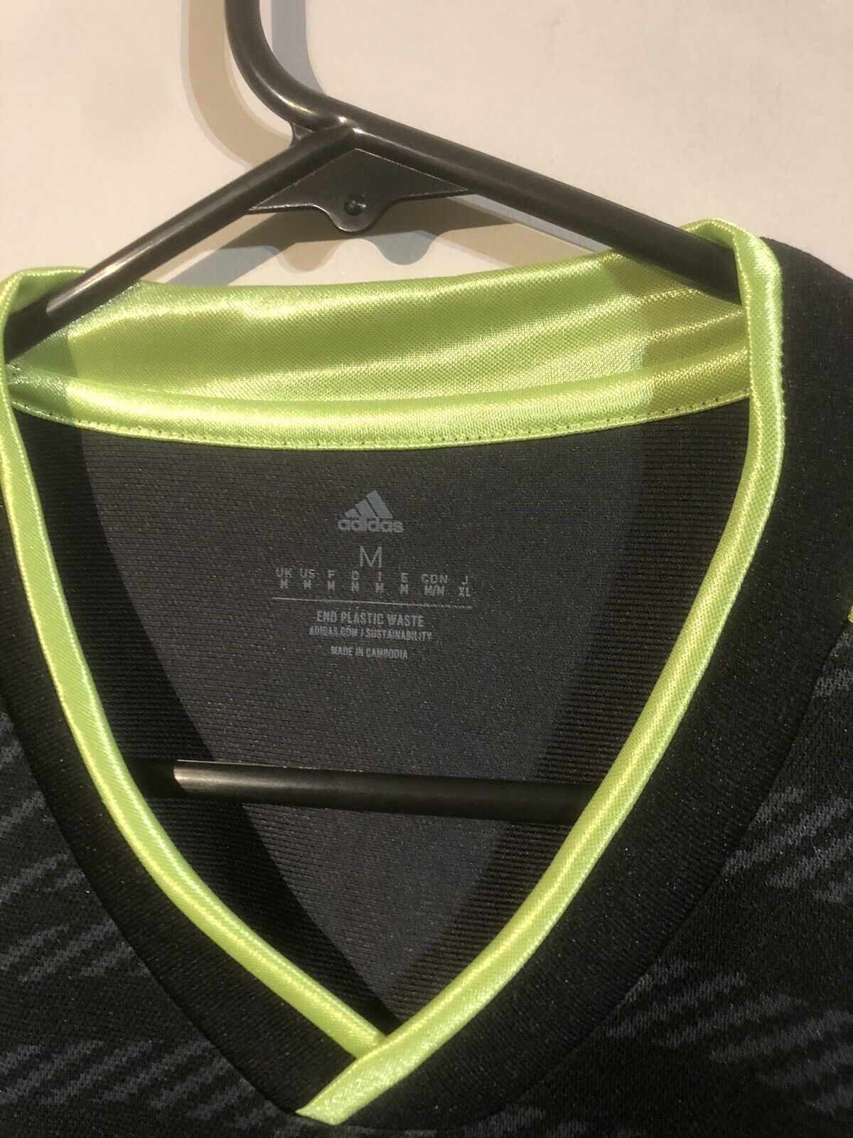 Vini Jr #20 Real Madrid 2022/23 3rd Medium Football Shirt Adidas BNWT