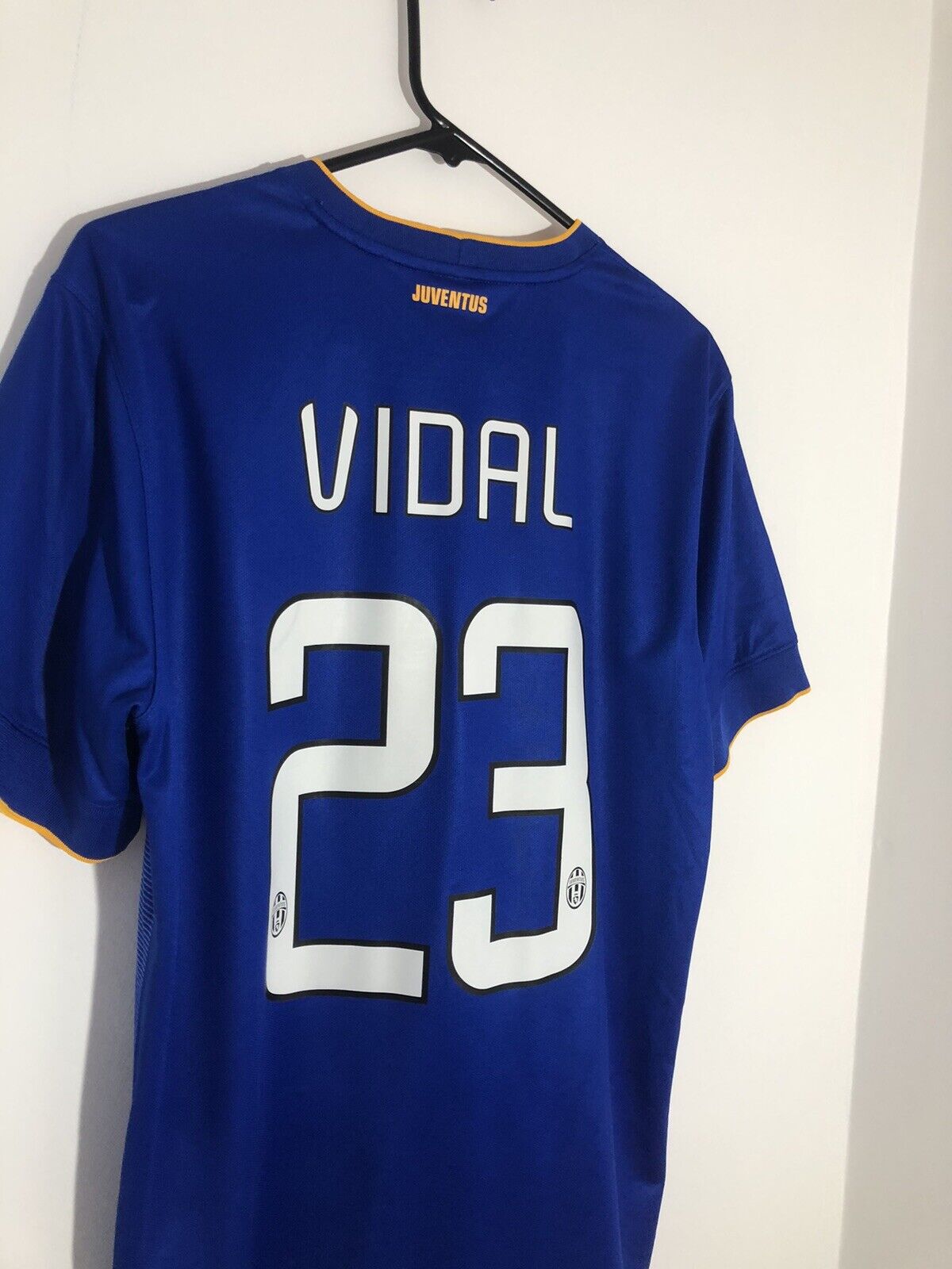 Vidal 23 Juventus 2014 15 Medium Away Shirt Excellent Condition 611078 472