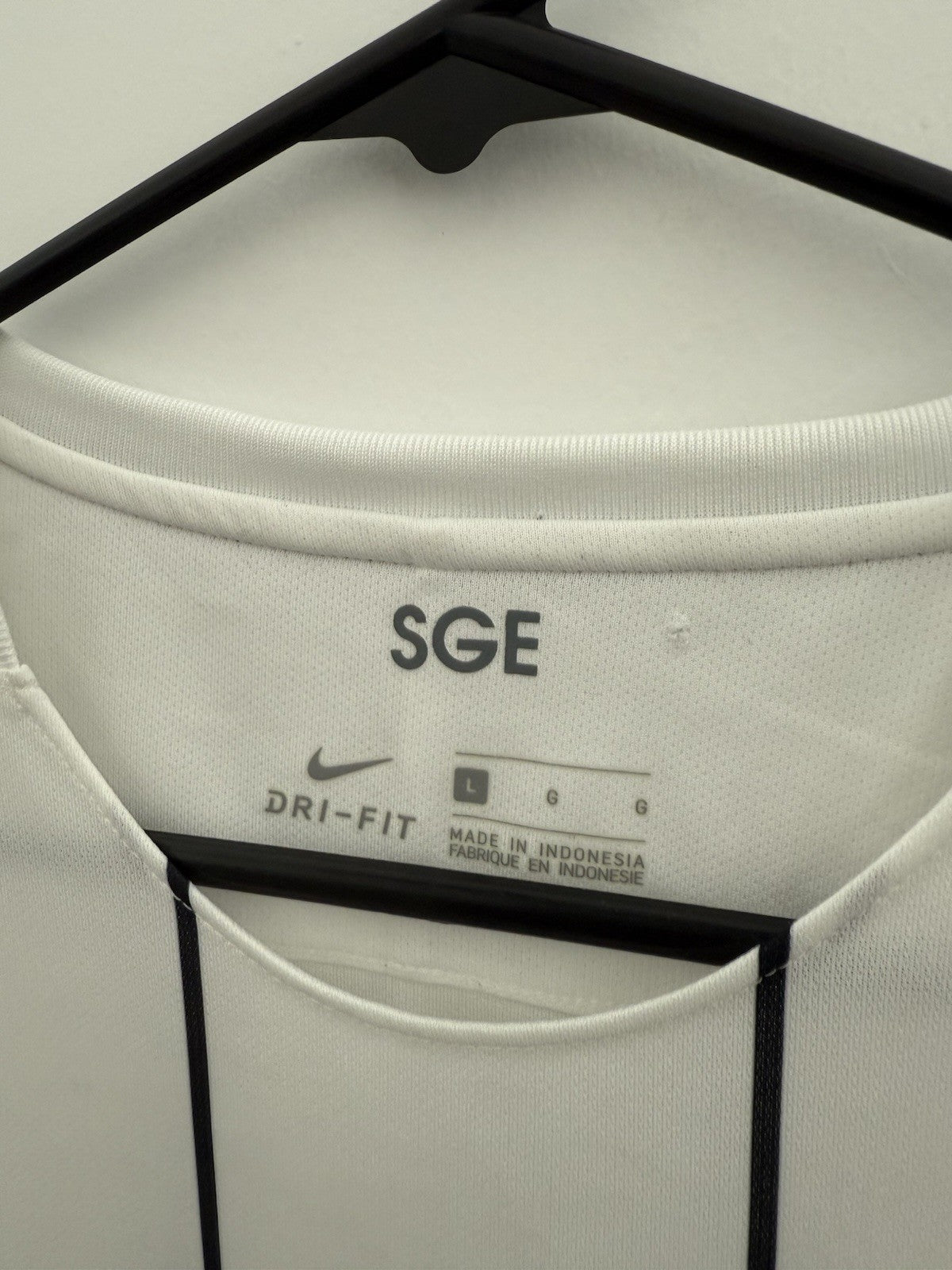 Eintracht Frankfurt 2017/18 Large Home Shirt Excellent Condition