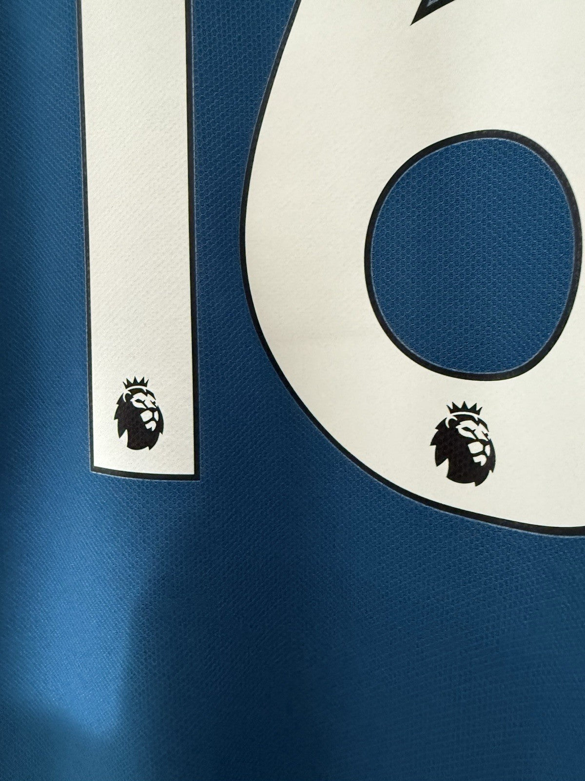 West Ham United Noble #16 2018/19 Large Away Shirt Umbro Excellent Condition