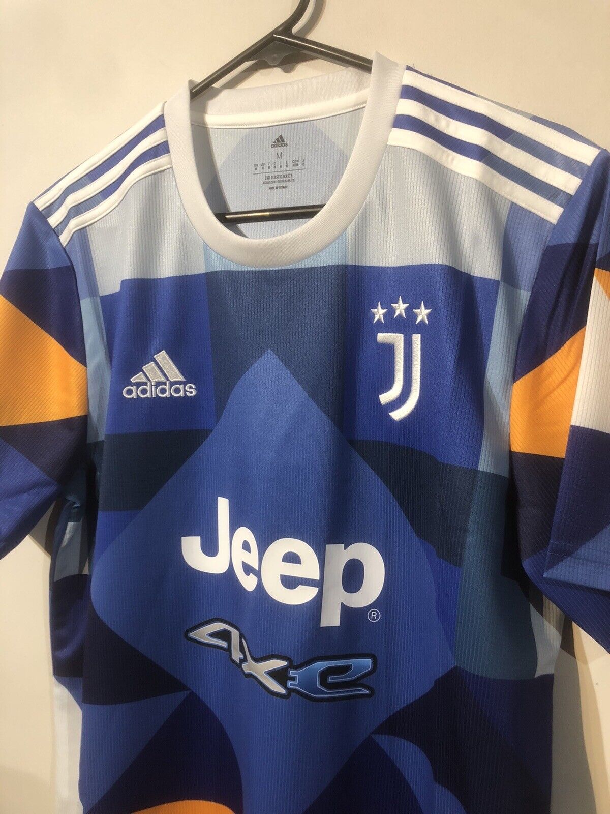 Chiellini #3 Juventus 2021/22 Medium 4th Football Shirt Adidas BNWT