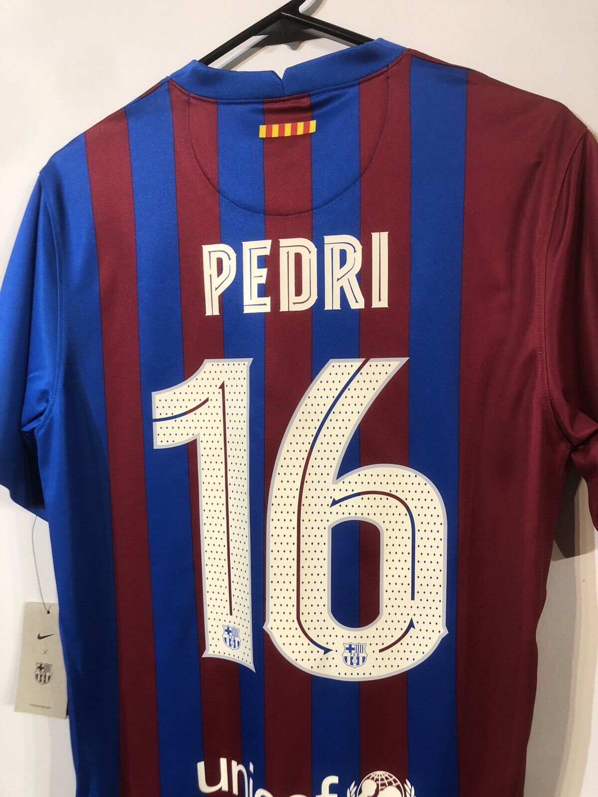 Pedri #16 Barcelona Champions League Medium 2021/22 Home Shirt Nike BNWT