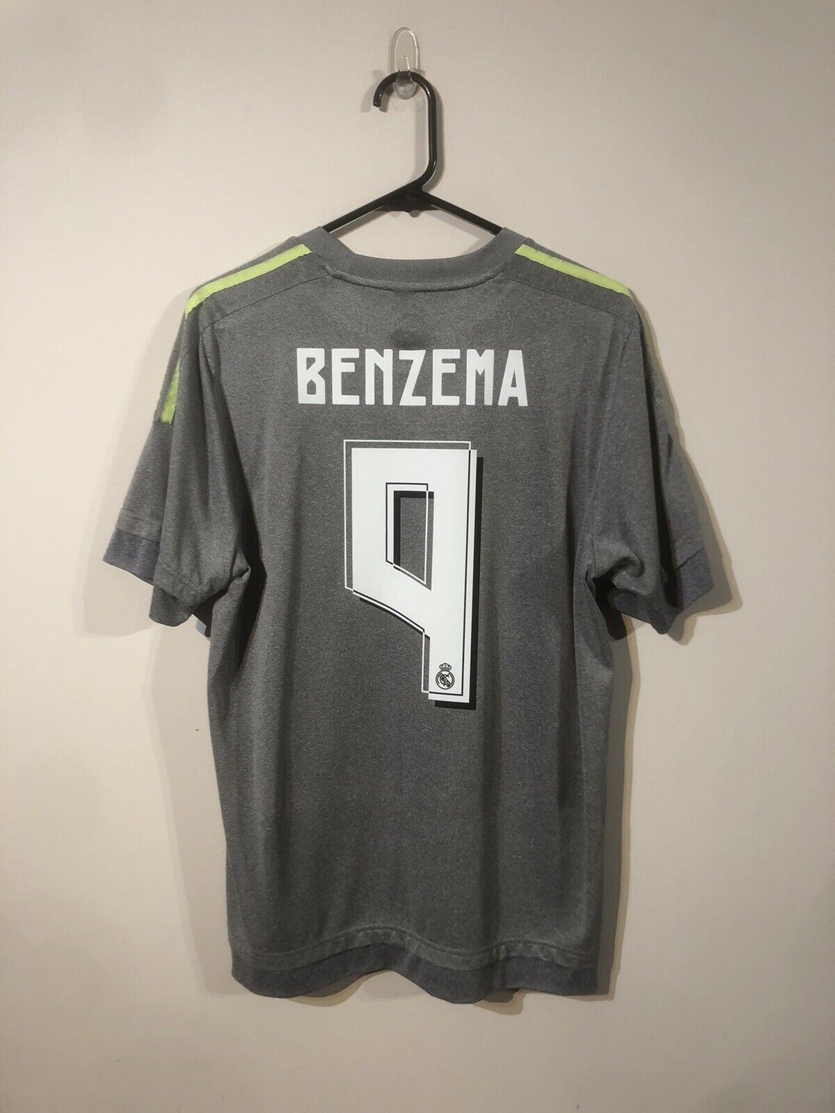 Benezma #9 Real Madrid 2015/16 Medium Away Football Shirt Good Condition