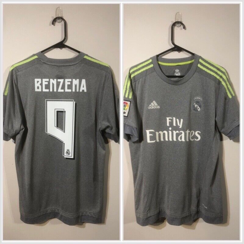 Benezma #9 Real Madrid 2015/16 Medium Away Football Shirt Good Condition