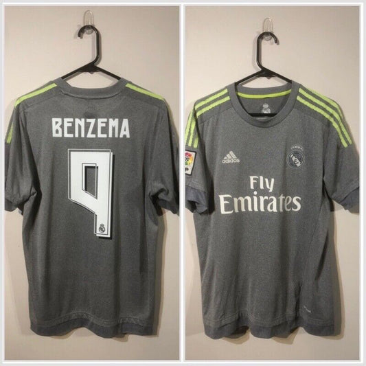 Benezma #9 Real Madrid 2015/16 Medium Away Football Shirt Good Condition