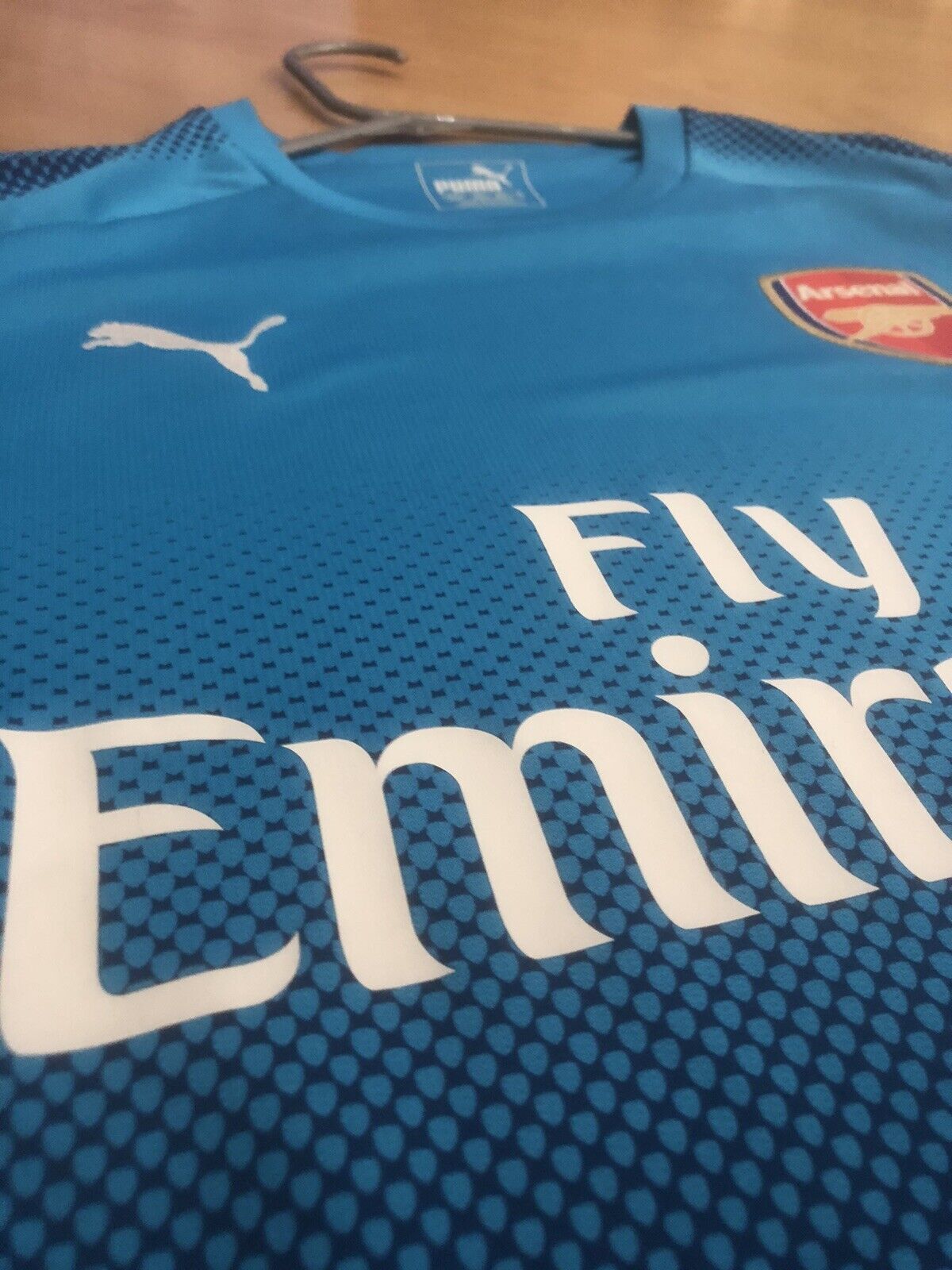 Ozil #11 Arsenal 2017/18 Medium Away Shirt Puma Excellent Condition 751512