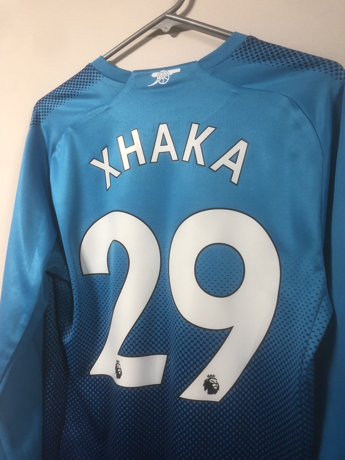 Xhaka #29 Arsenal 2017/18 Small Away Shirt Puma Excellent Condition 751512