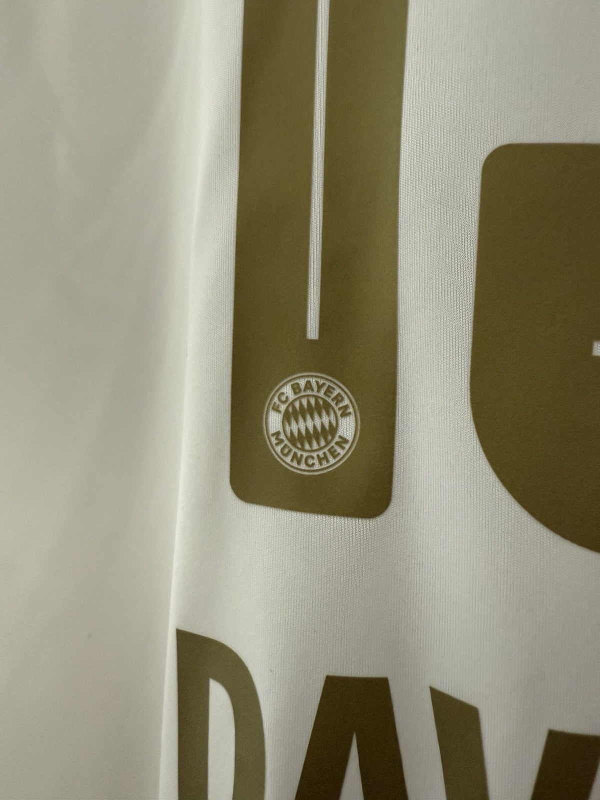 Bayern Munich Davies #19 2022/23 Medium Away Excellent Condition H13886