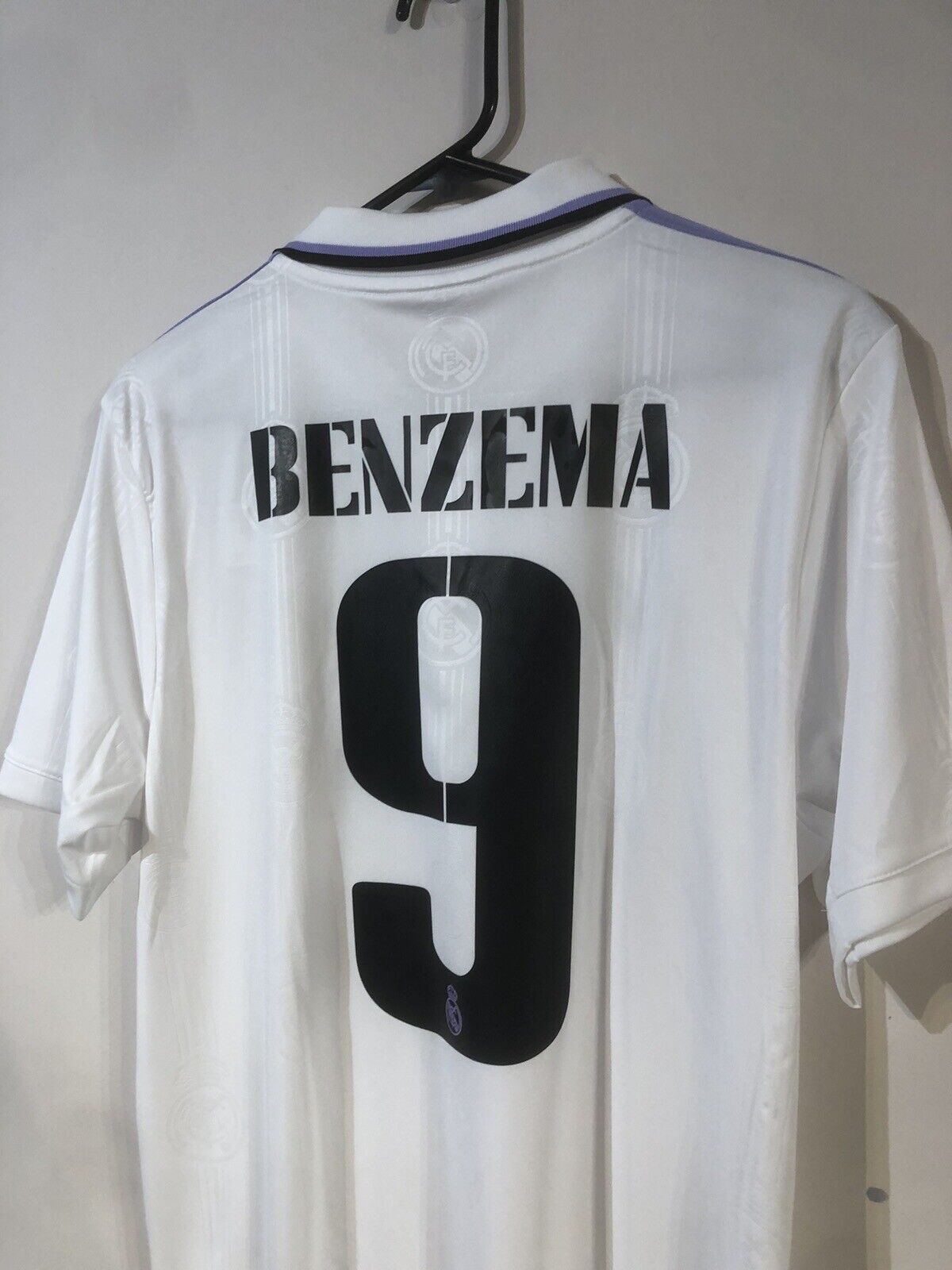 Benzema #9 Real Madrid 2022/23 Home Medium Football Shirt Adidas BNWT