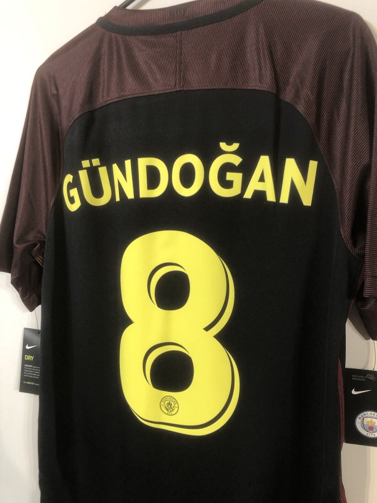Gundogan #8 Manchester City 2016/17 Medium Away Football Shirt Nike BNWT