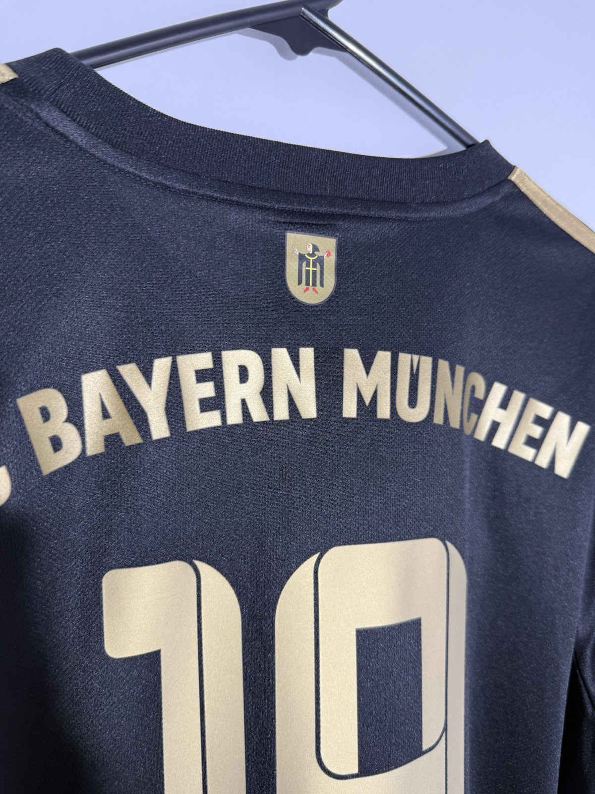 Bayern Munich Davies #19 2021/22 Large Away Excellent Condition GM5317