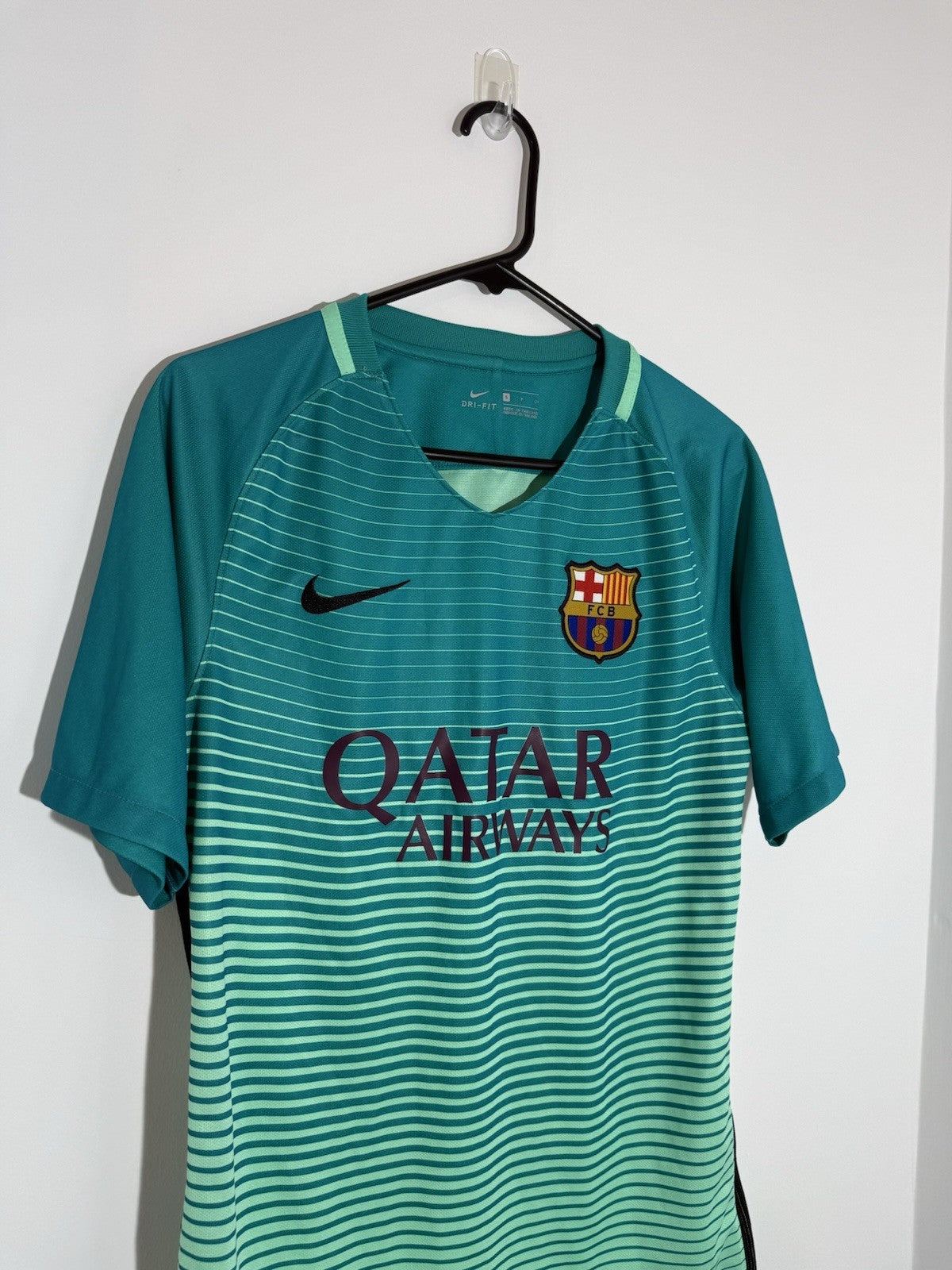 Barcelona 2016/17 Small 3rd Shirt Nike Excellent Condition 776854-388