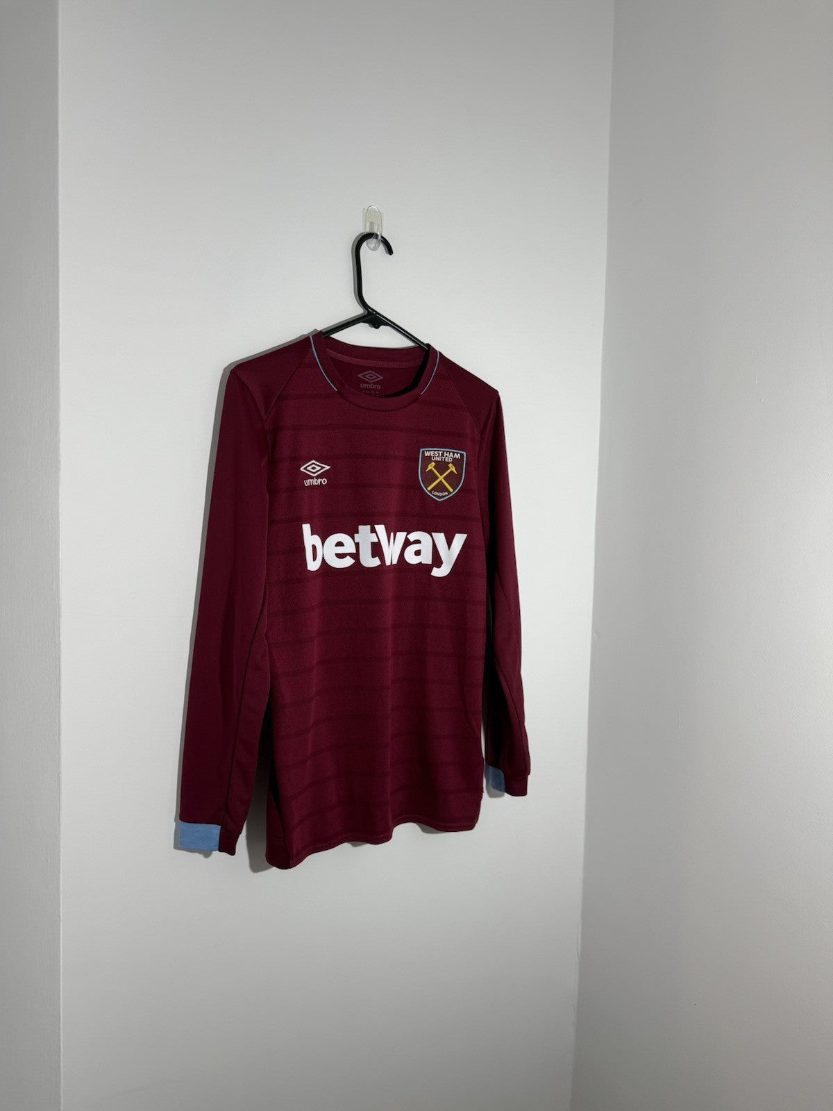 West Ham United Noble #16 2018/19 Small Home Shirt Umbro Excellent Condition