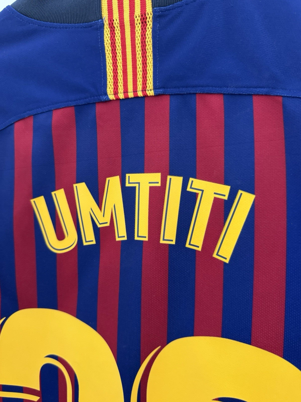 Barcelona Umtiti #23 2018/19 Large Home Excellent Condition
