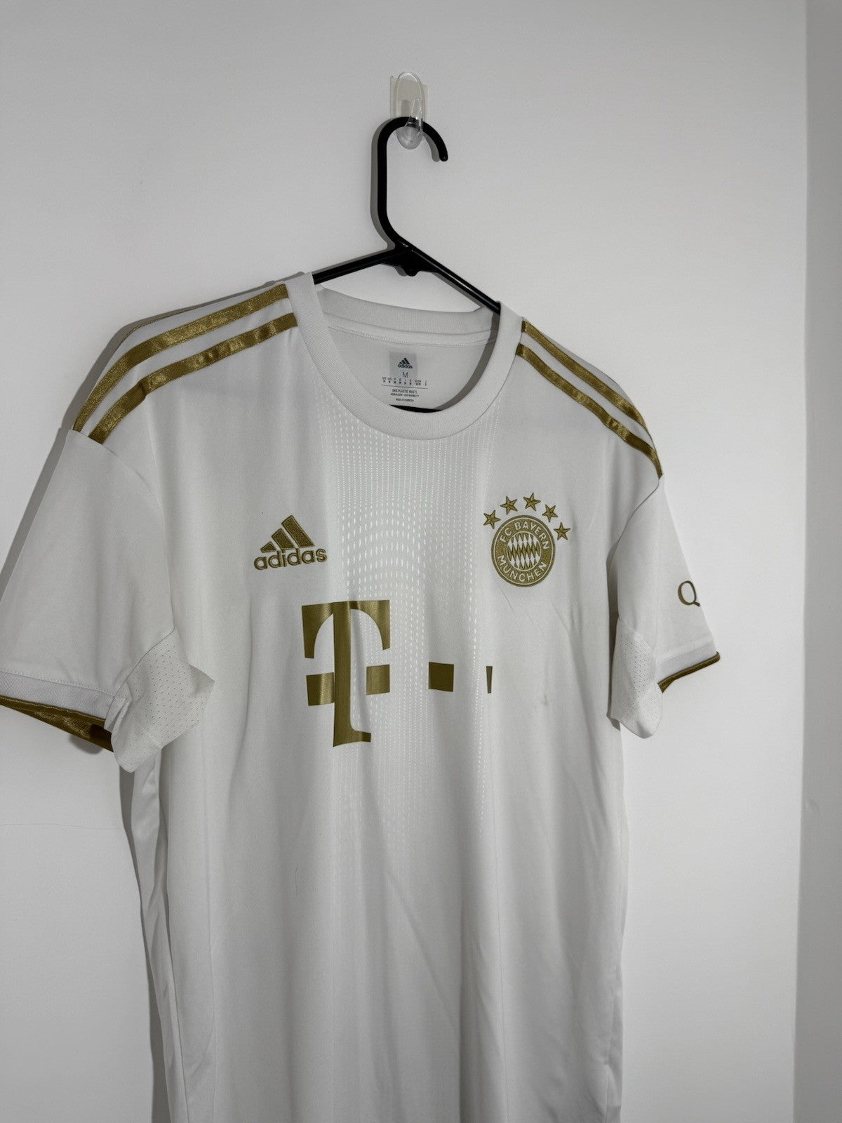 Bayern Munich Davies #19 2022/23 Medium Away Excellent Condition H13886