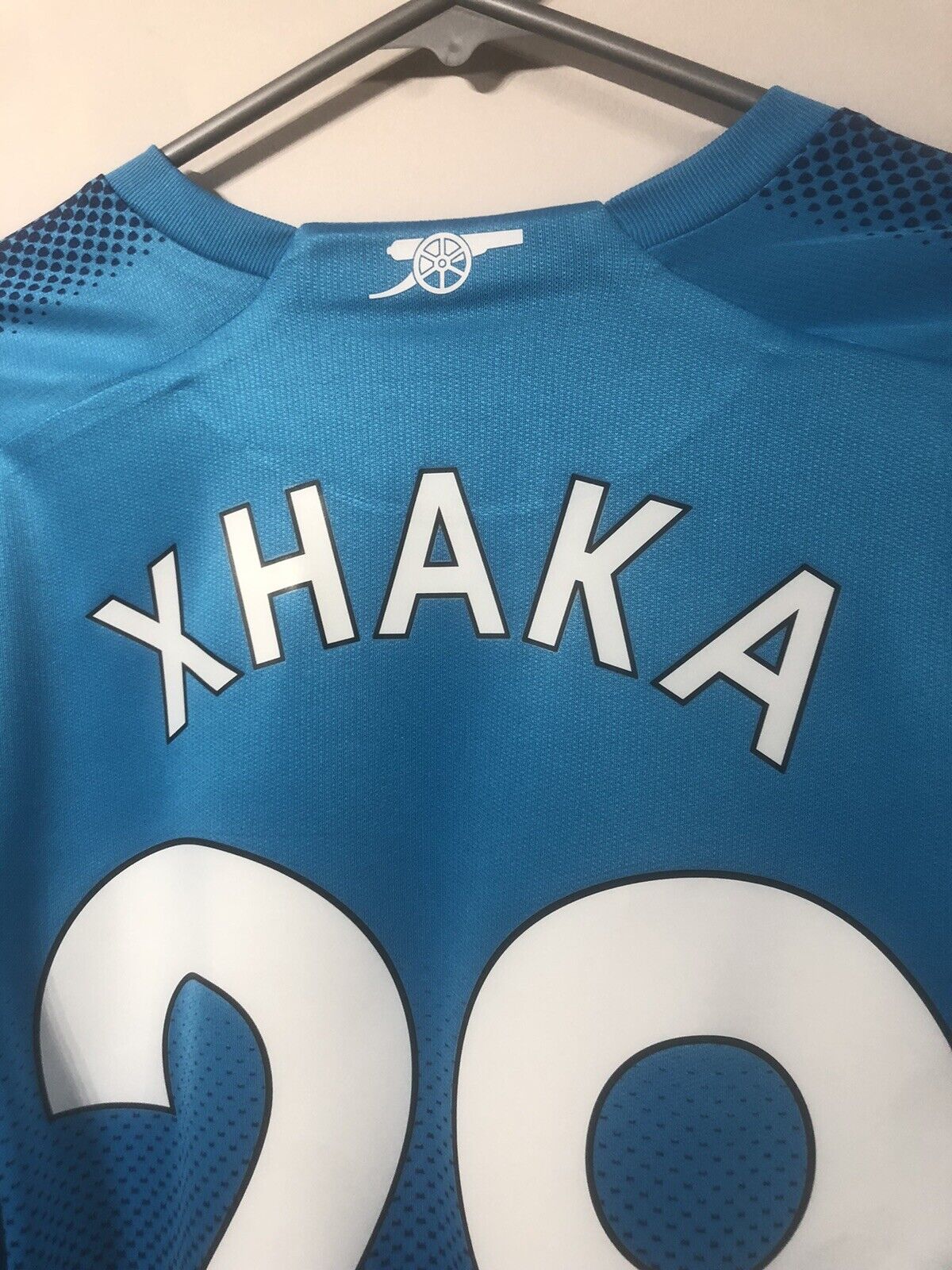 Xhaka #29 Arsenal 2017/18 Small Away Shirt Puma Excellent Condition 751512