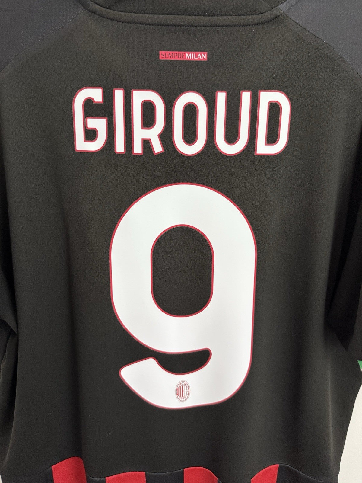 AC Milan Giroud #9 2022/23 Home Large Shirt Excellent Condition 765824-01