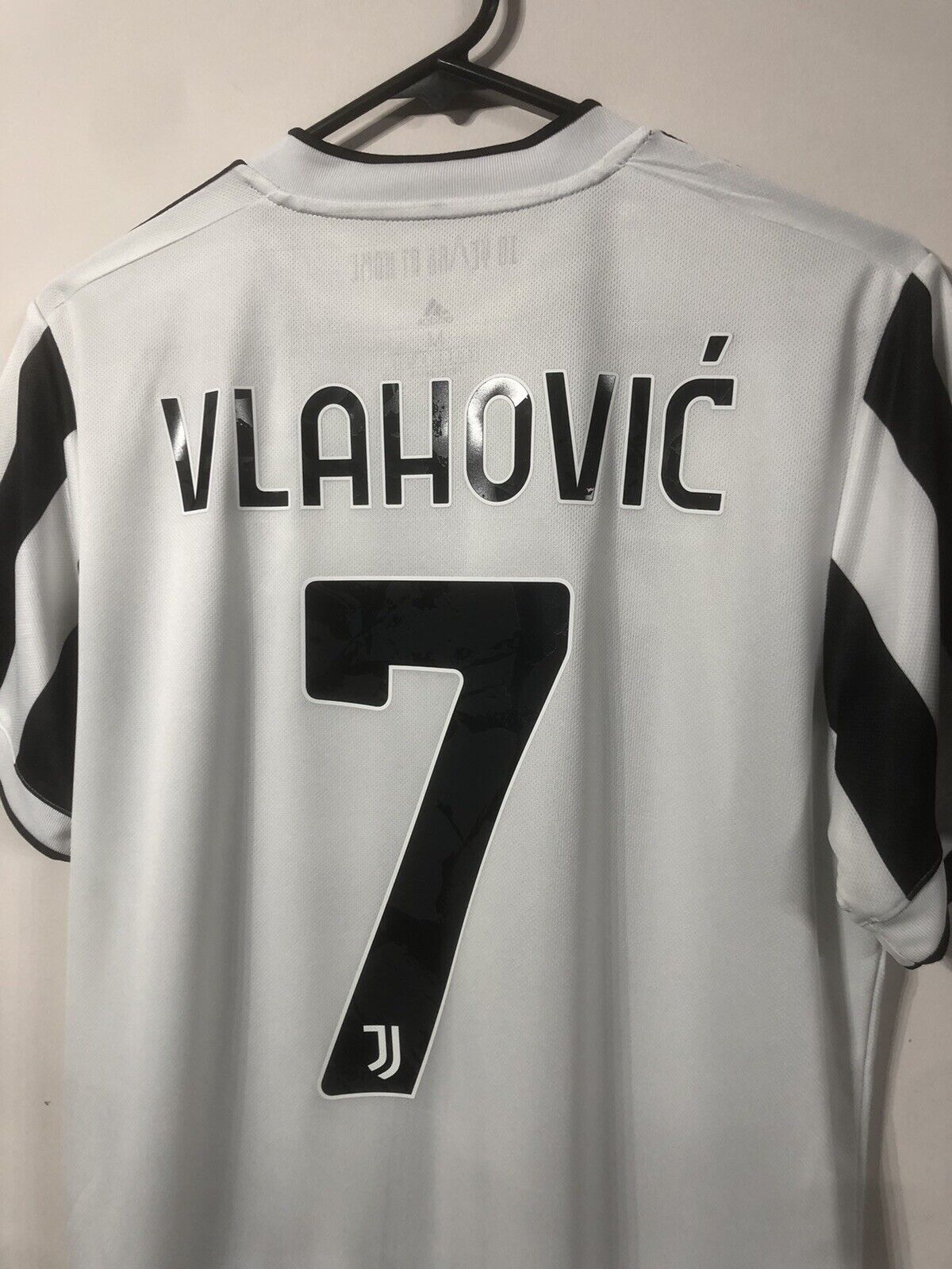 Vlahovic #7 Juventus 2021/22 Medium Home Shirt Adidas Excellent Condition
