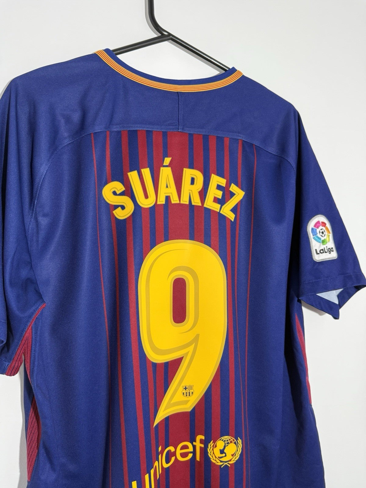 Barcelona Suarez #9 XL 2017/18 Home Shirt Nike Excellent Condition 847255-457