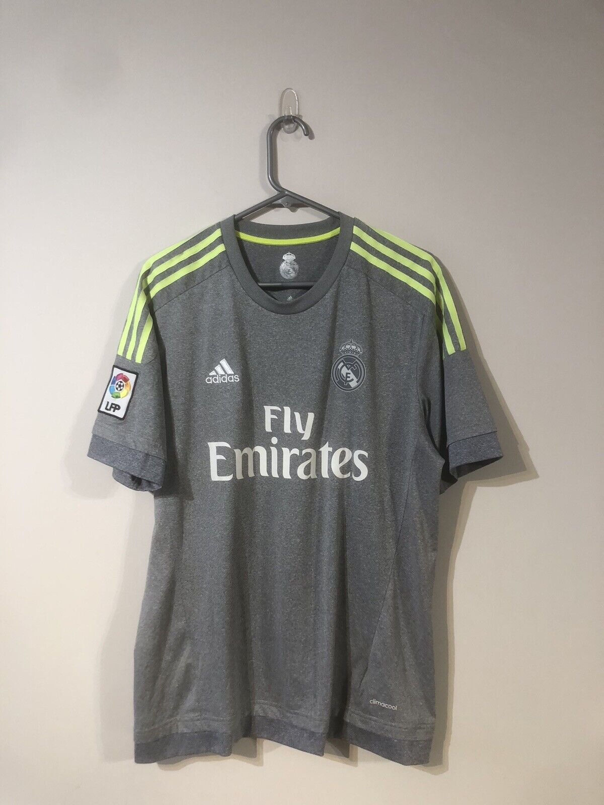 Bale #11 Real Madrid 2015/16 Large Away Football Shirt Adidas Very Good Conditio
