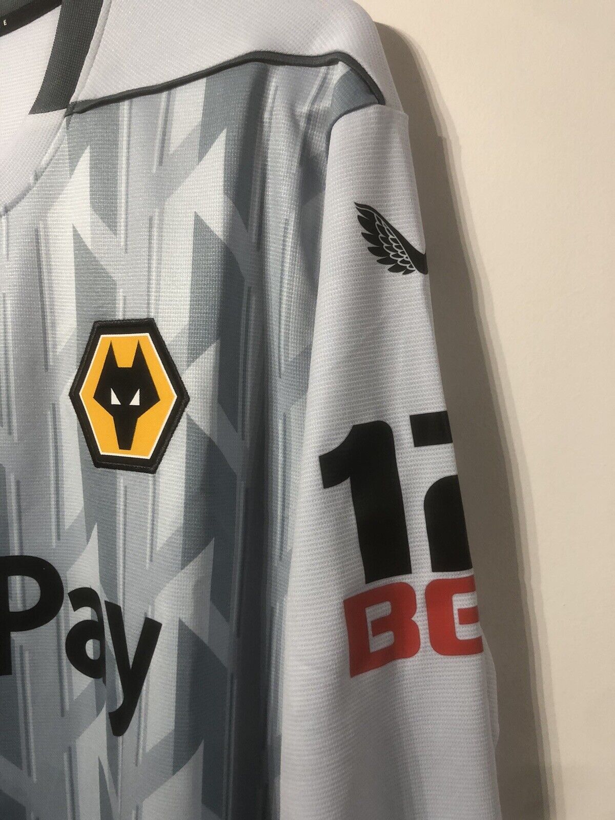 Hee Chan #11 BNWT Wolves 2022/23 Large L/S Away Football Shirt Jersey Castore