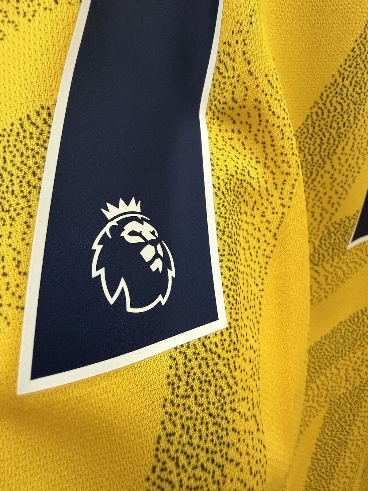Arsenal Saka #77 2019/20 Large Away Shirt Excellent Condition EH5635