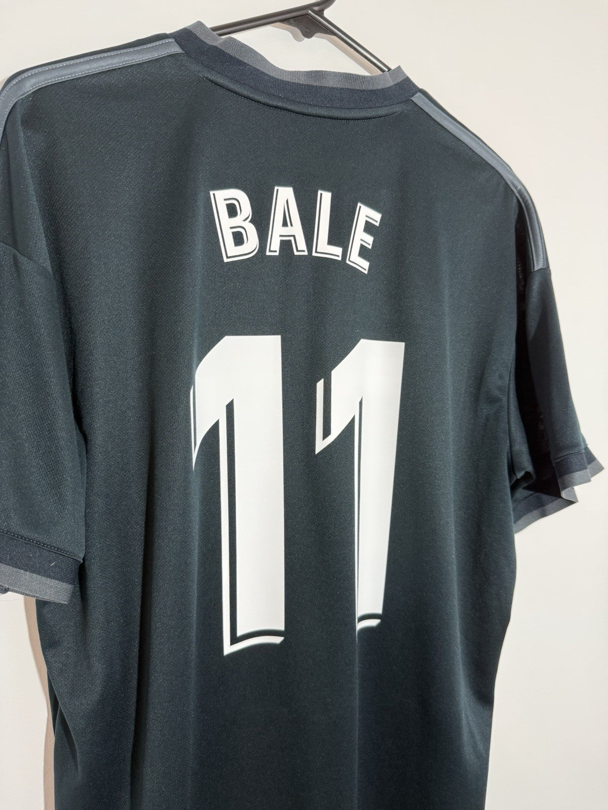 Real Madrid Bale #11 2018/19 Large Away Excellent Condition CG0584