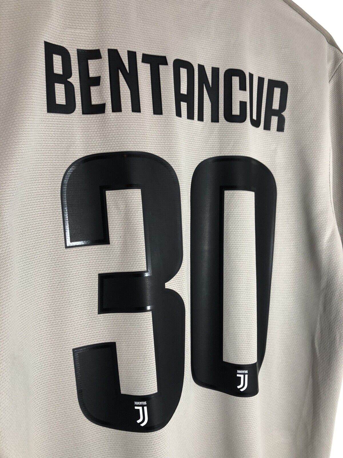 Bentancur 30 Juventus 2018 19 Away Large Shirt Good Condition Cf3488