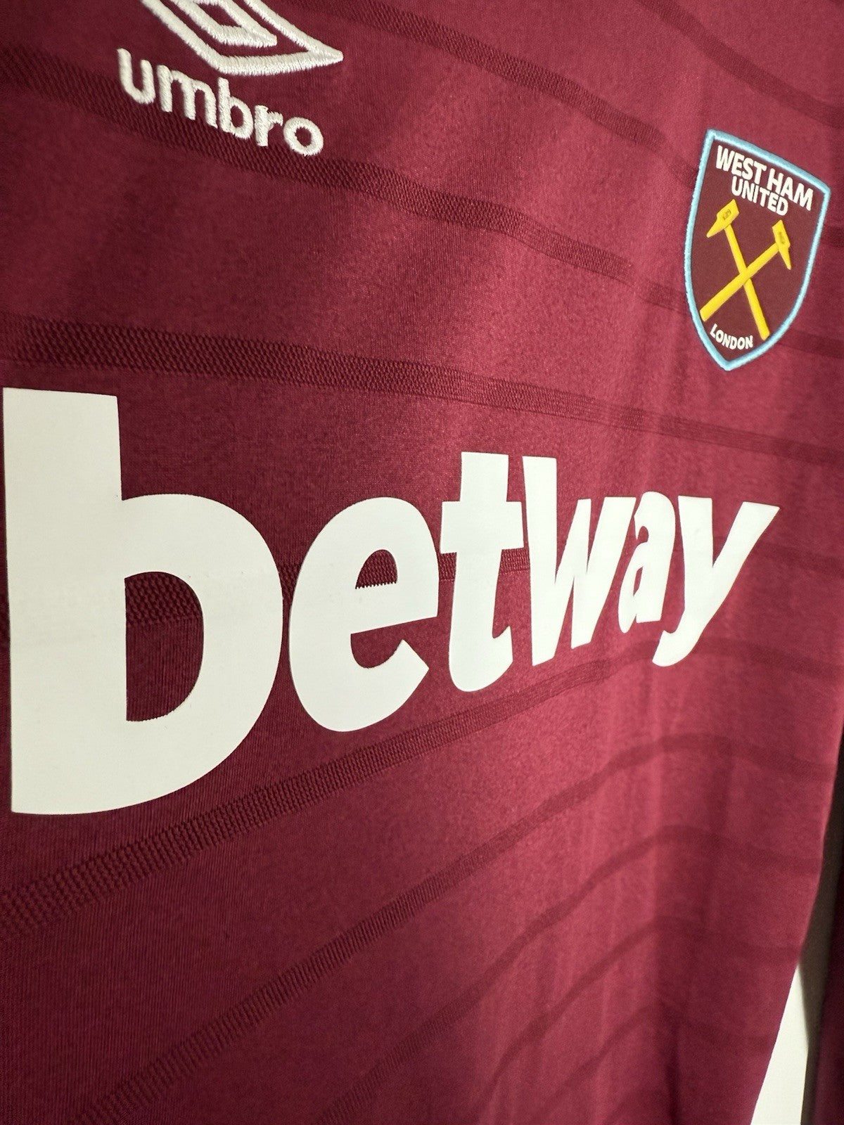 West Ham United Noble #16 2018/19 Small Home Shirt Umbro Excellent Condition